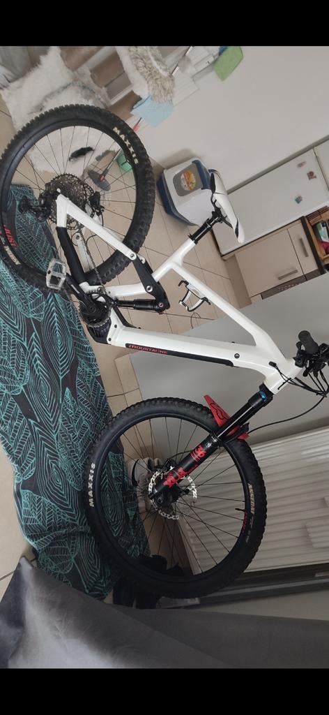 Moustache samedis 29 avec grosse batterie 120 klm d autonomi, Ophalen