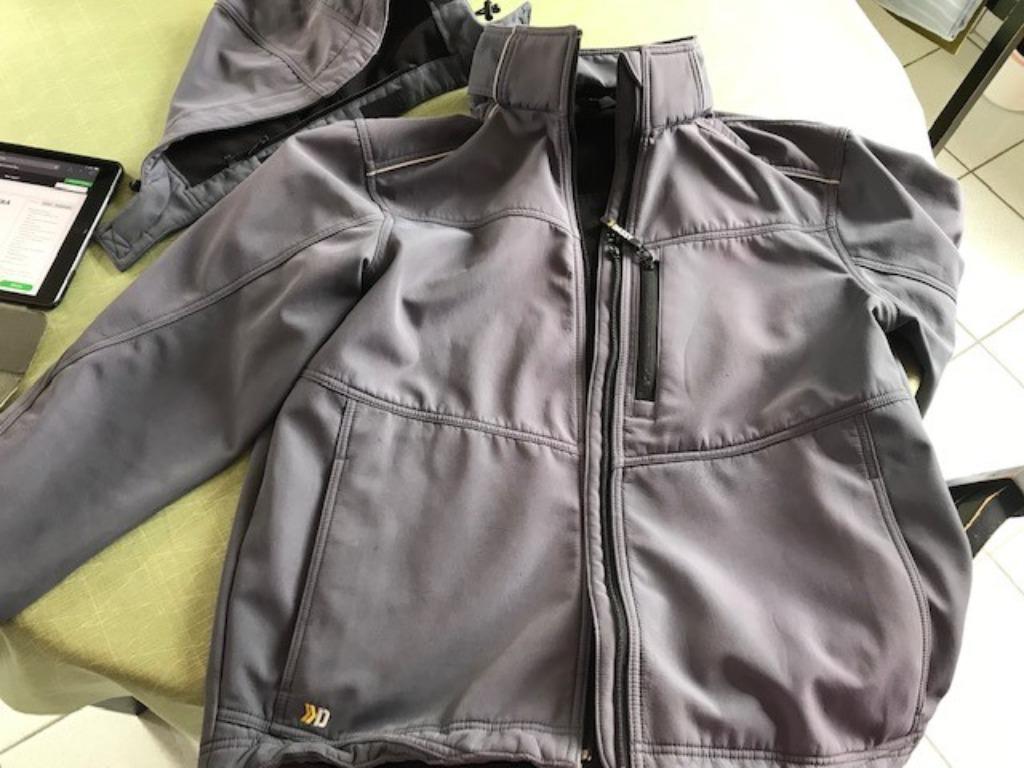 Veste softshell Dassy - vêtements de plein air, Gris, Comme neuf, Enlèvement, Taille 42/44 (L)