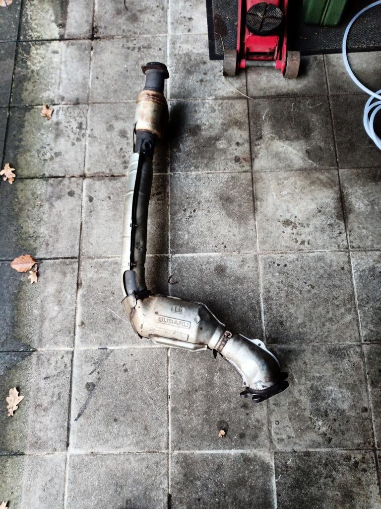 Tuyau de descente Subaru Impreza Hawkeye WRX STI OEM (cataly, Autos : Pièces & Accessoires, Enlèvement, Utilisé, Subaru