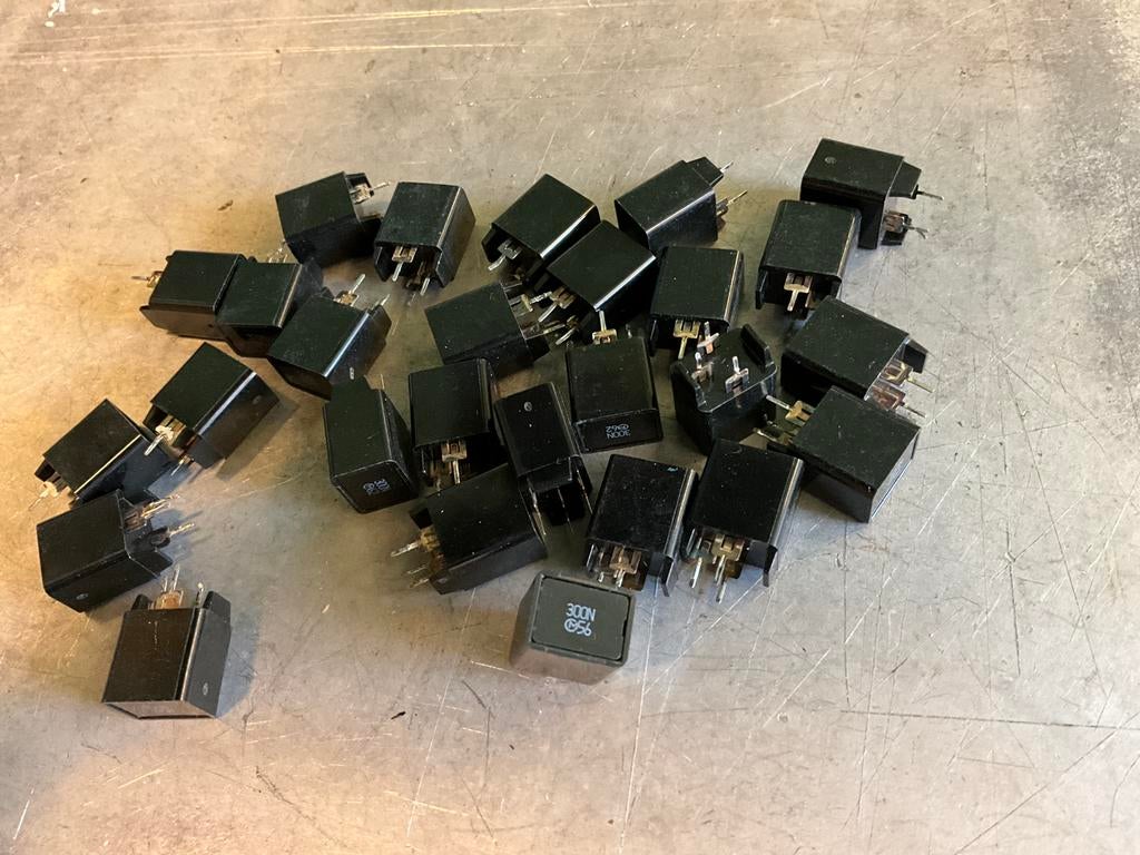 Posistor 300n degauss crt monitor nos, Enlèvement ou Envoi, Neuf