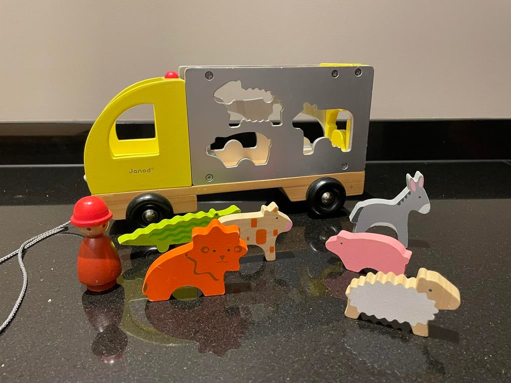 Janod vrachtwagen met diertjes, Kinderen en Baby's, Speelgoed | Houten speelgoed, Ophalen of Verzenden, Zo goed als nieuw, Duw- of Trekspeelgoed
