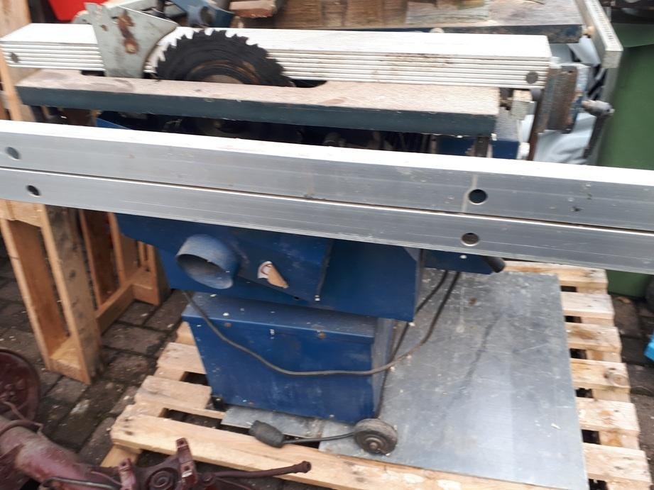 Houtcombine, Enlèvement