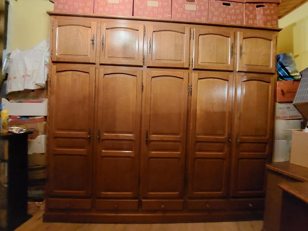 Super aankleedbare eikenhouten stoel met sleutel,, Huis en Inrichting, Slaapkamer | Complete slaapkamers, Zo goed als nieuw, Ophalen