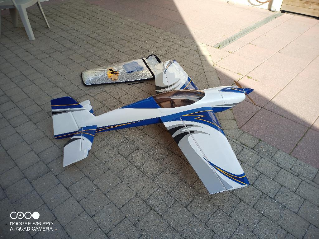 extreme flight extra NG, Ophalen, Zo goed als nieuw, Elektro