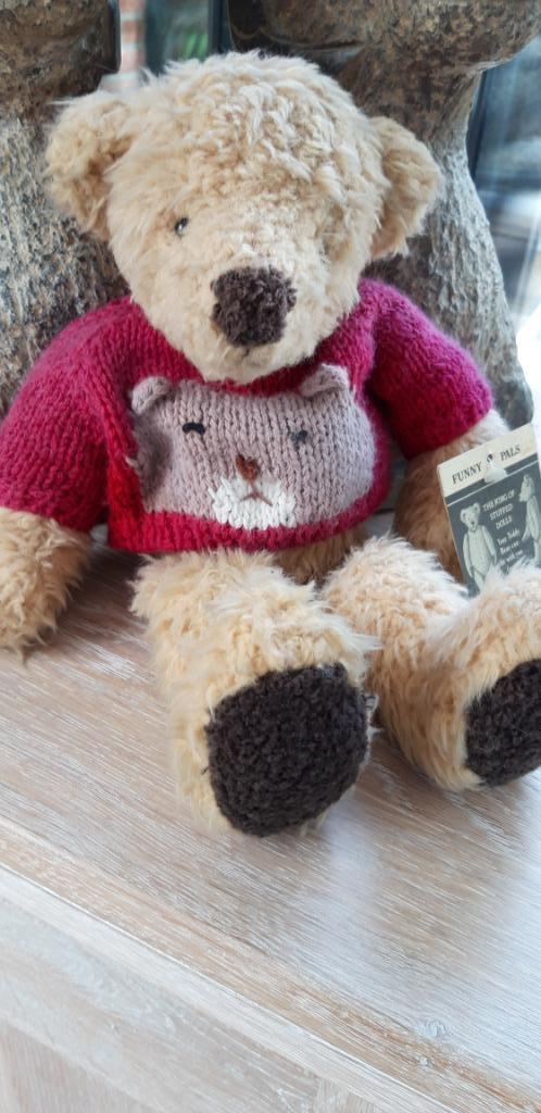 Handgemaakte beer Tails  and Tales, Verzamelen, Beren en Cherished Teddies, Ophalen, Overige merken