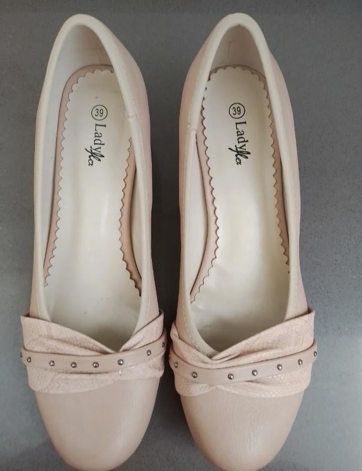 Lichtroze hakken maat 39, Vêtements | Femmes, Chaussures, Ladyflex, Enlèvement ou Envoi, Comme neuf