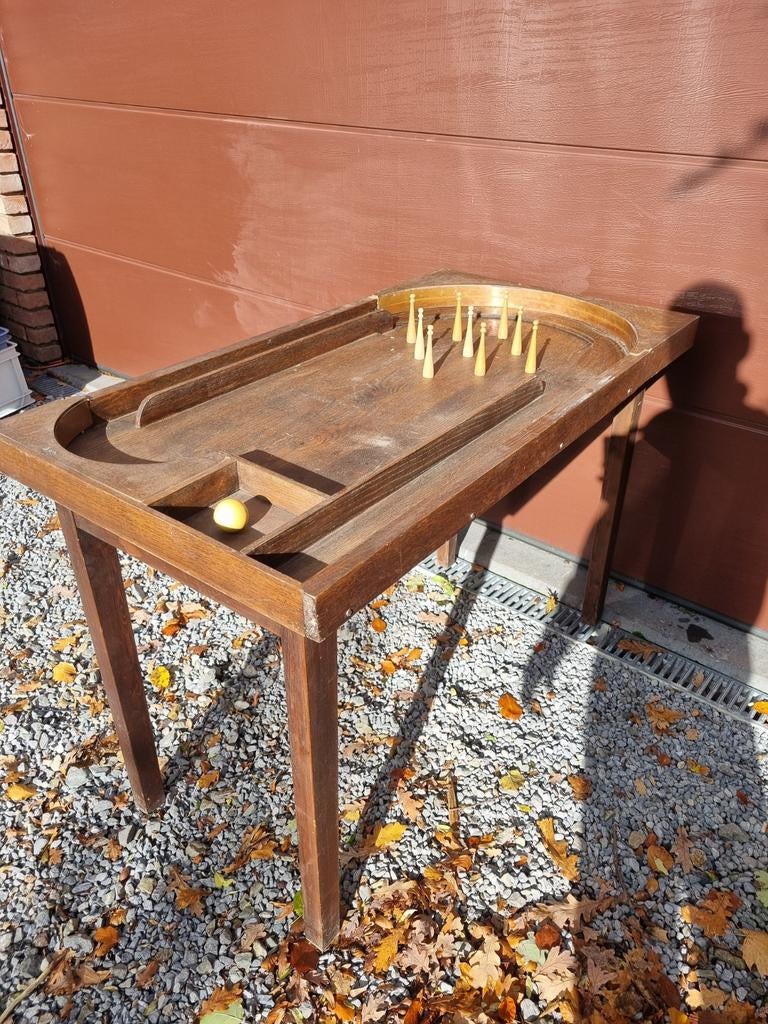 Jeux en bois vintage quillette bowling sur table