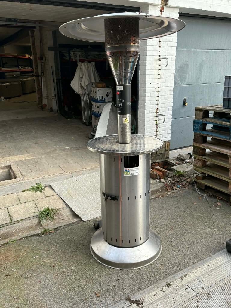 Terrasheater met tafel  5 stuks beschikbaar, Hobby en Vrije tijd, Ophalen, Gebruikt