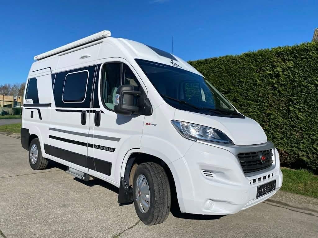 Adria Twin SP plus de 5,40 m, Caravanes & Camping, Airbags, Fiat, Boîte manuelle, 5 à 6 mètres