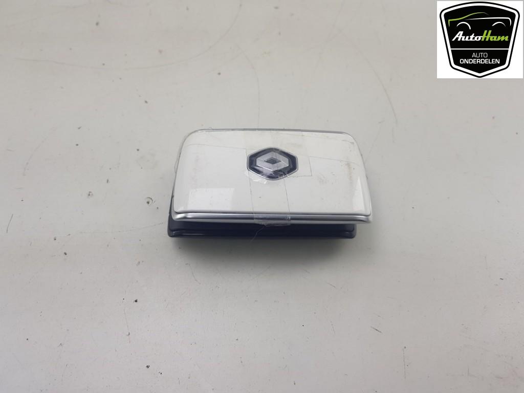 SLEUTEL Renault Clio V (RJAB) (01-2019/-) (|285979827R|), Gebruikt, Renault, Peter-Huppertz-Straße 5
51063  Köln, DE, Dialog.deutschland@renault.de