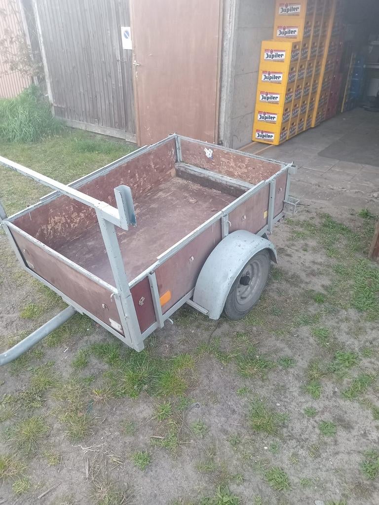 Aanhangwagen alles marcheerd, Enlèvement