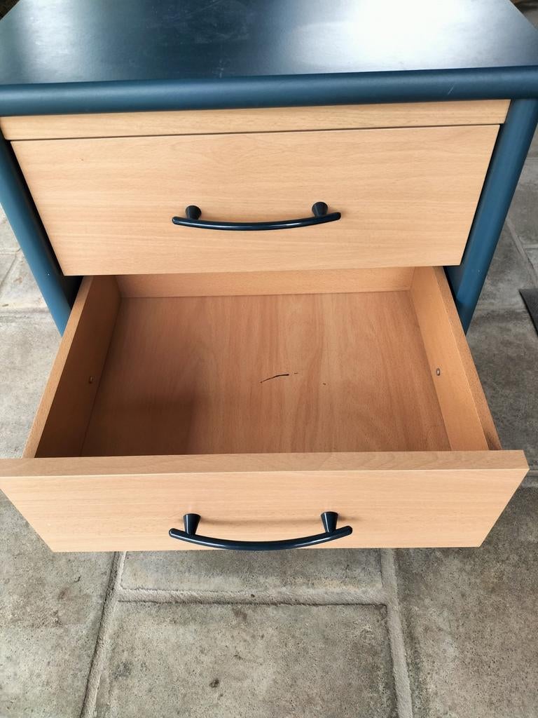 Nachtkastje op wielen, Enlèvement