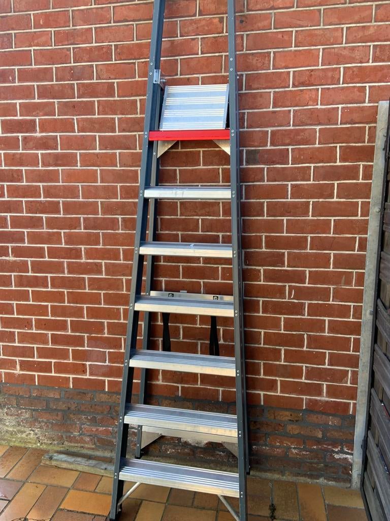 Trapladder 7 treden altrex, Doe-het-zelf en Bouw, Ophalen, Zo goed als nieuw