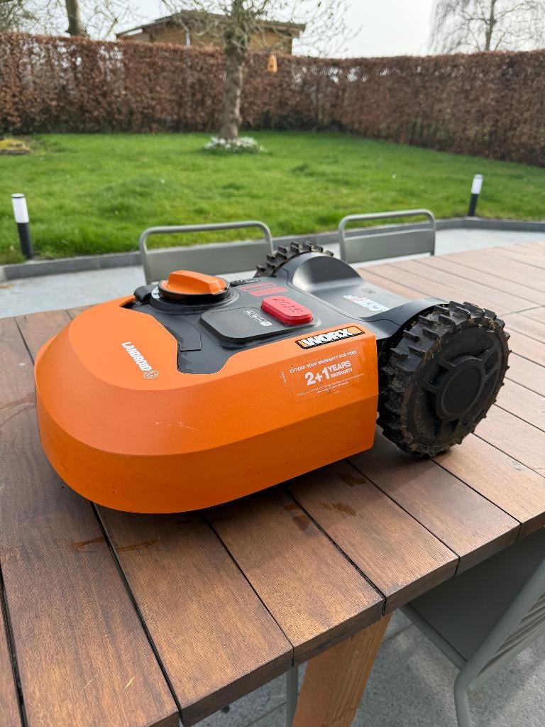 Worx Robotmaaier te koop – wegens verhuizing grootouders, Ophalen, Gebruikt, Worx, Met regensensor