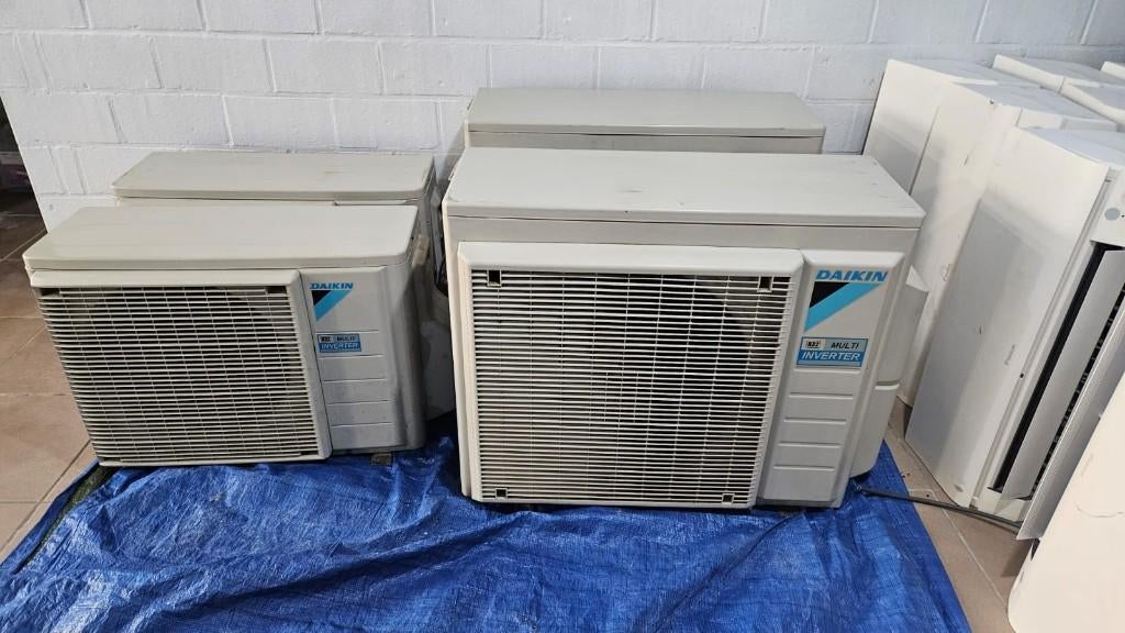AIRCO : 4 Blocs moteurs Daikin R32 Multi inverter + 9 diffus, Electroménager, Enlèvement, Utilisé, Climatisation murale