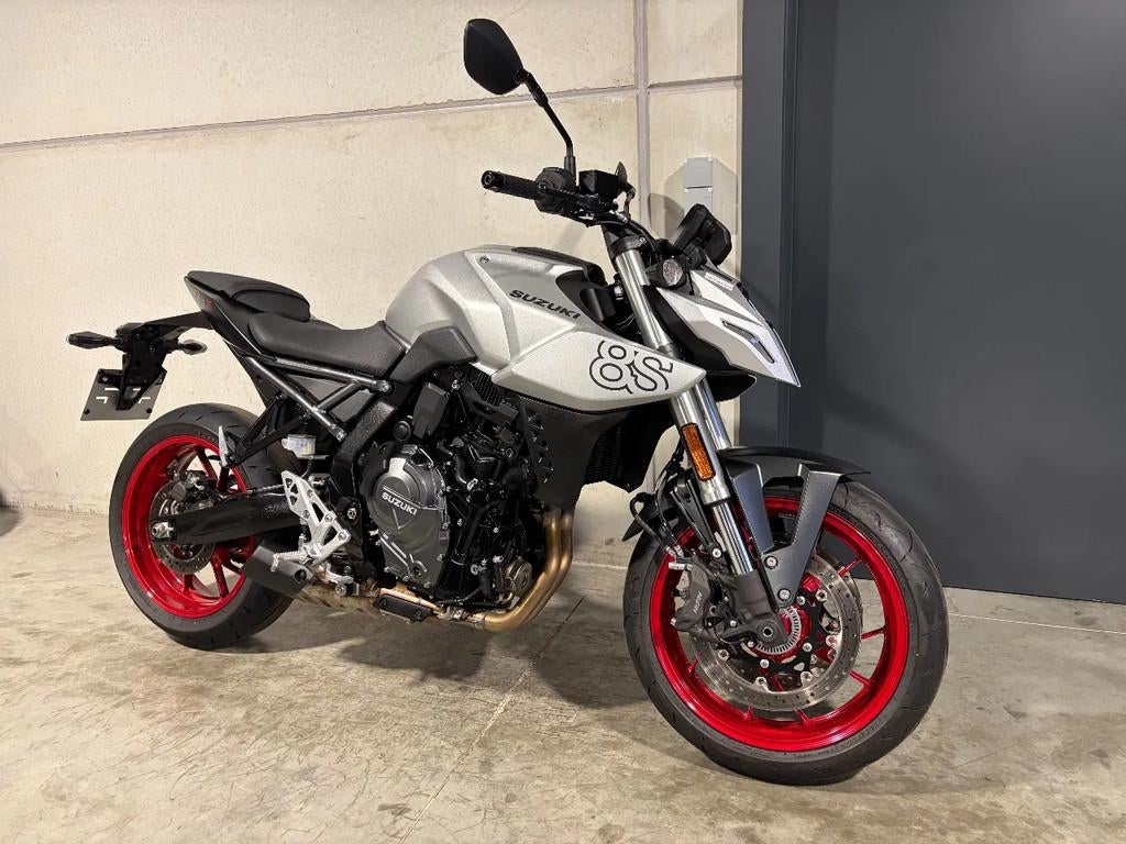 Suzuki GSX8S 35kW A2 in nieuwstaat (btw moto) (bj 2025)