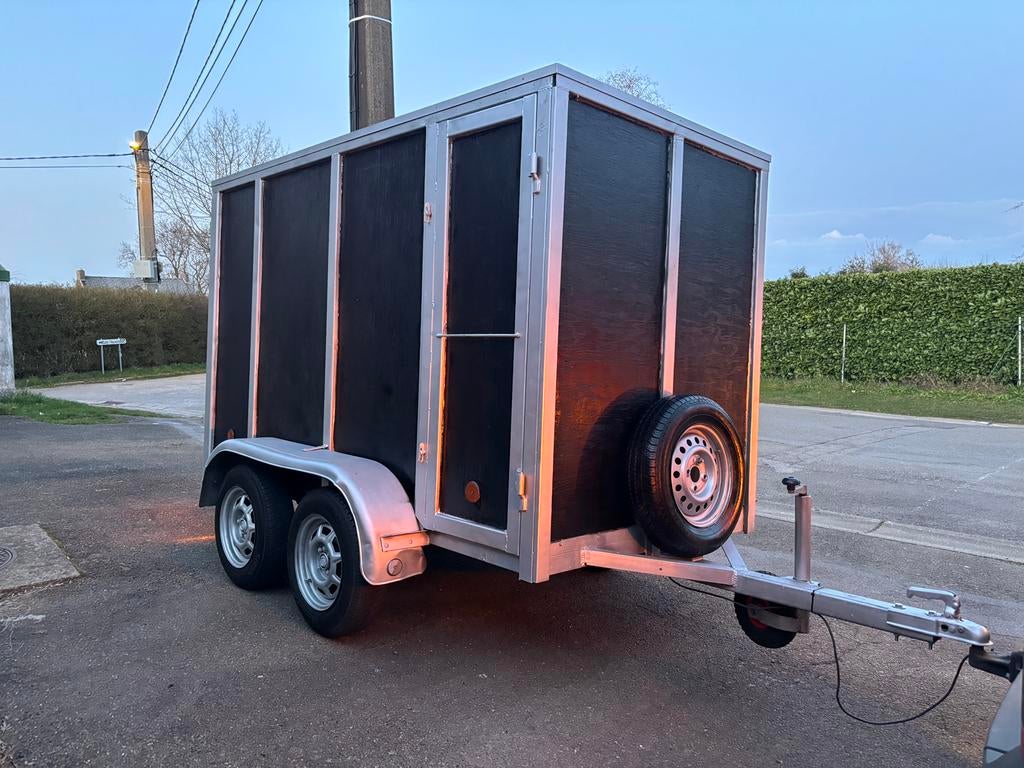 Remorque fermee fourgon double essieux Aanhangwagen gesloten, Auto diversen, Aanhangers en Bagagewagens, Ophalen, Zo goed als nieuw