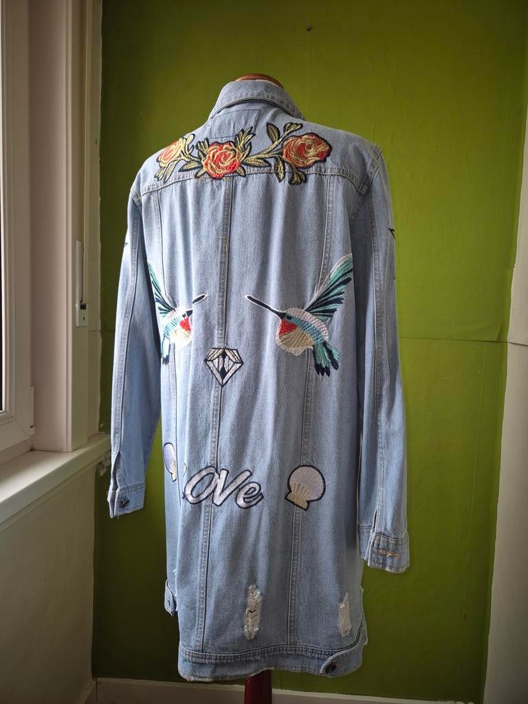 Veste longue en jean Voyelles taille 40 avec broderie, Enlèvement ou Envoi, Taille 38/40 (M)