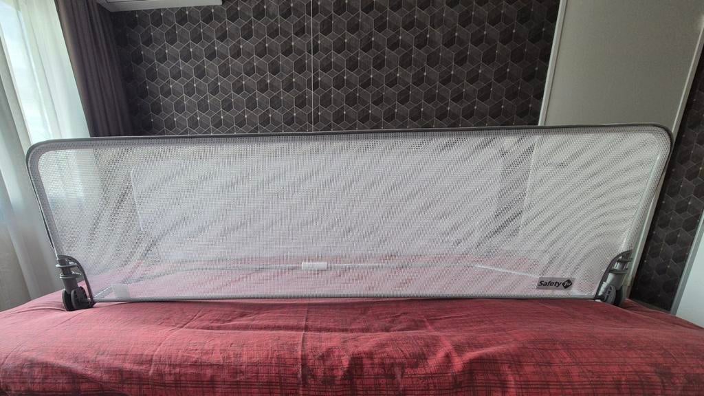 2 Bedhekjes Safety 1st – Dark Grey – 150 cm 
UITSTEKENDE, Ophalen