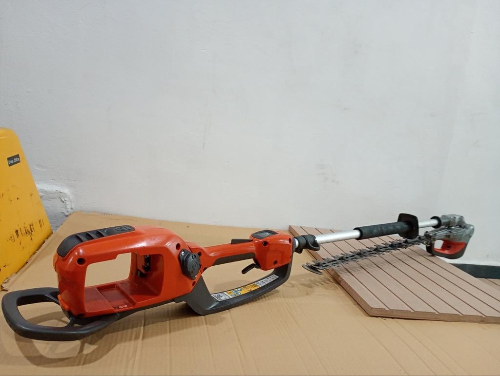 Husqvarna 520iHE3 TELESCOOP heggenschaar, Tuin en Terras, Ophalen