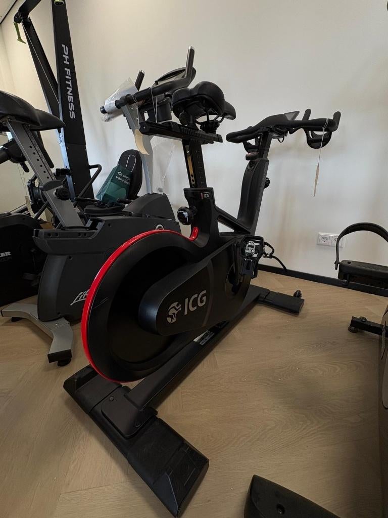Vélo de spinning Life Fitness IndoorBike IC-6 - INUTILISÉ