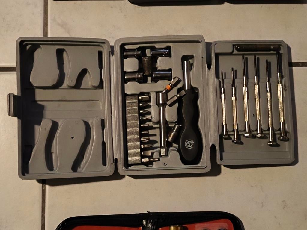 Coffret Tournevis à Douille Et Multi Embouts De Vissage+️, Bricolage & Construction, Outillage | Outillage à main, Neuf, Enlèvement ou Envoi