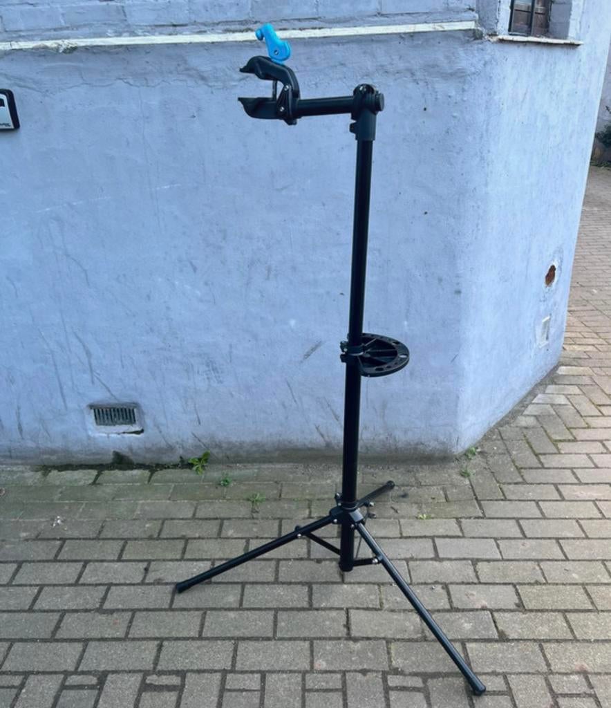 Decathlon - Support de montage pour 500 vélos, Vélos & Vélomoteurs, Enlèvement, Comme neuf