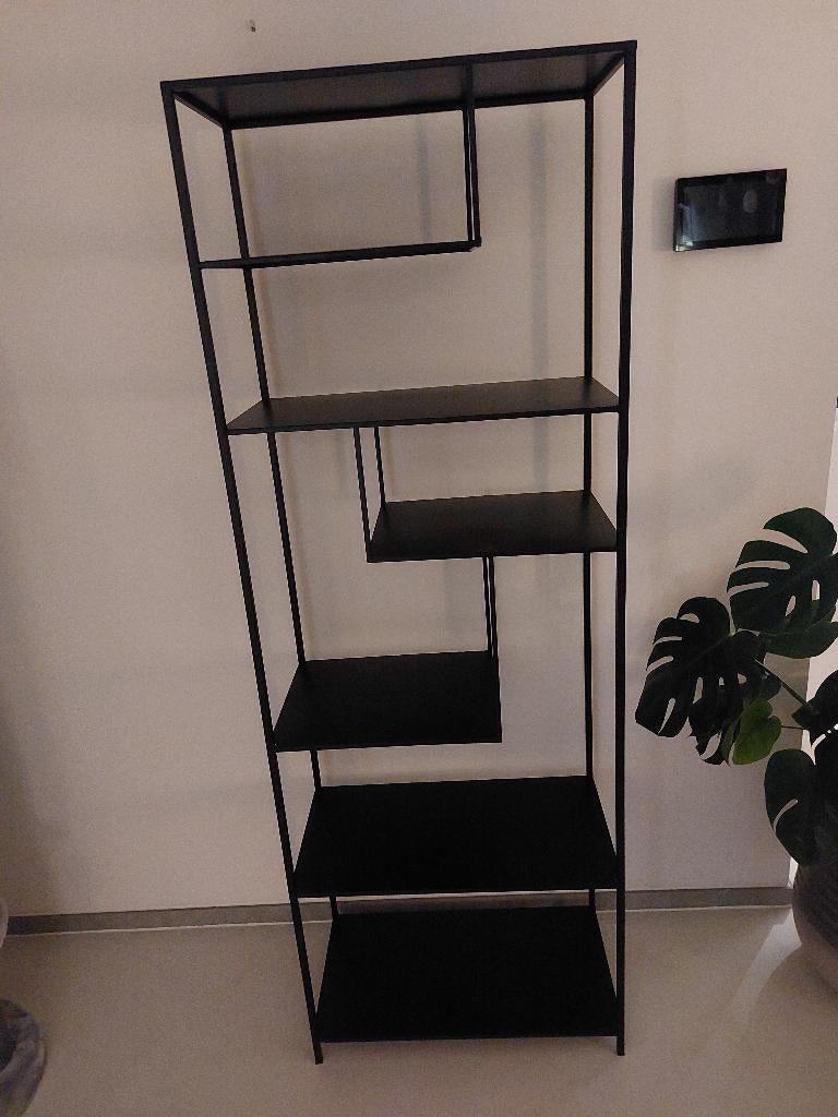 Zwart metalen wandrek., Ophalen, Zo goed als nieuw