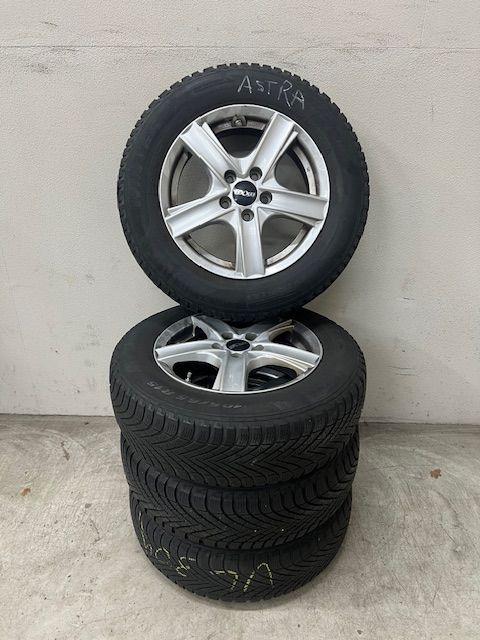 Winterset Opel Astra Pirelli Winter Cinturato 195/65 R15, Autos : Pièces & Accessoires, Pneus & Jantes, Pneus et Jantes, Pneus hiver