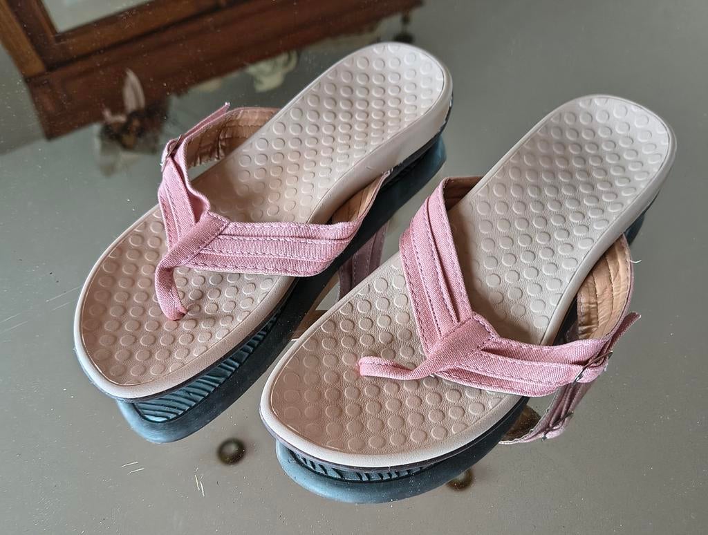 Roze lederen slippers maat 38, Kleding | Dames, Schoenen, Ophalen, Roze, Slippers