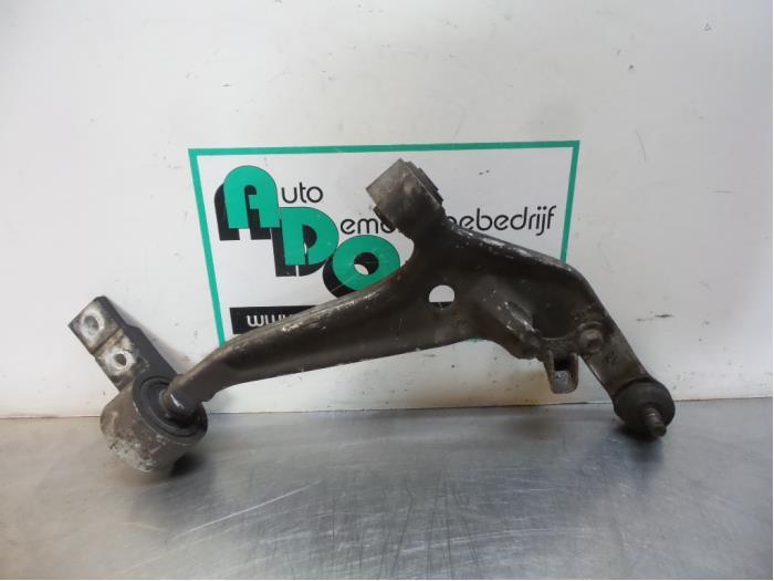 Draagarm rechts-voor van een Nissan X-Trail (X-Trail 01-), Gebruikt, -, -, Ophalen of Verzenden