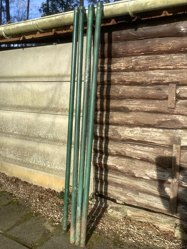 4 metalen palen bekaert  2.10m, Ophalen, Gebruikt, 180 tot 250 cm, Palen