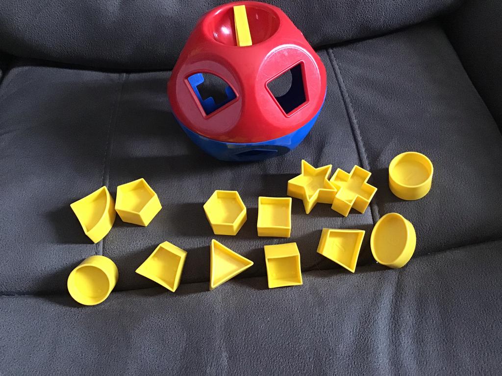 Tupperware holle bol vormensorteerder, Ophalen of Verzenden, Zo goed als nieuw