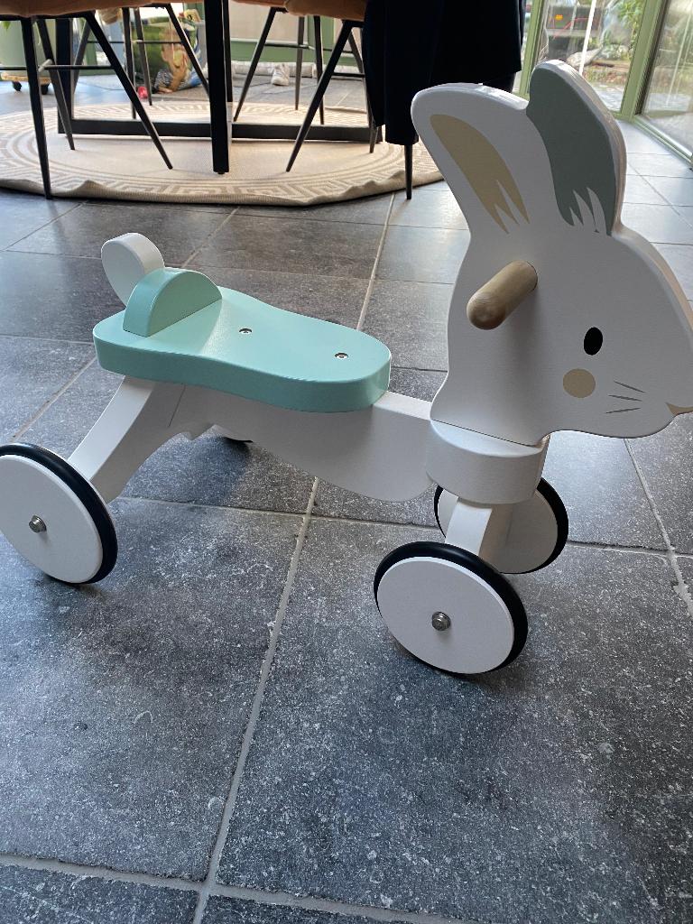 Tender leaf Toys loopfiets konijn hout, Kinderen en Baby's, Speelgoed | Houten speelgoed, Ophalen, Zo goed als nieuw, Rij- of Hobbelspeelgoed