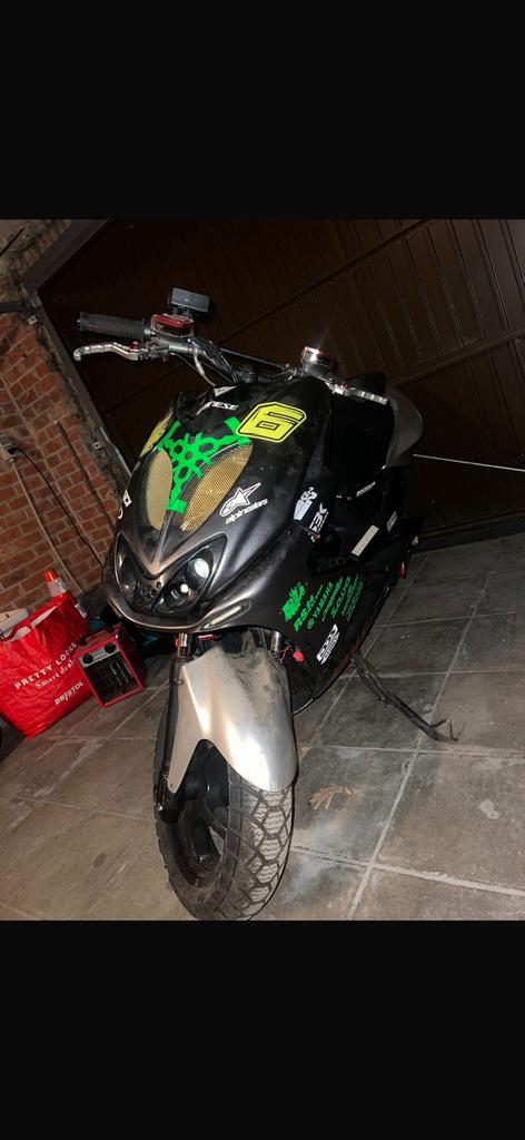 Yamaha aerox, Fietsen en Brommers, Scooters | Yamaha, Ophalen of Verzenden, Zo goed als nieuw, Aerox