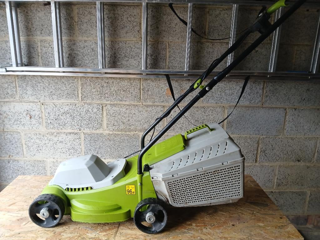 Tondeuse électrique, Ophalen, Gebruikt, Central Park, Elektrische grasmaaier