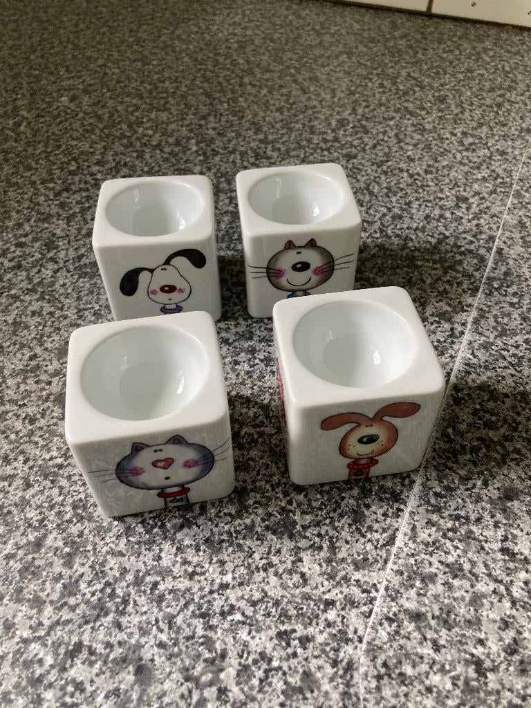 Eierdopjes als nieuw! Mooie katten/hondenprint., Ophalen of Verzenden, Zo goed als nieuw