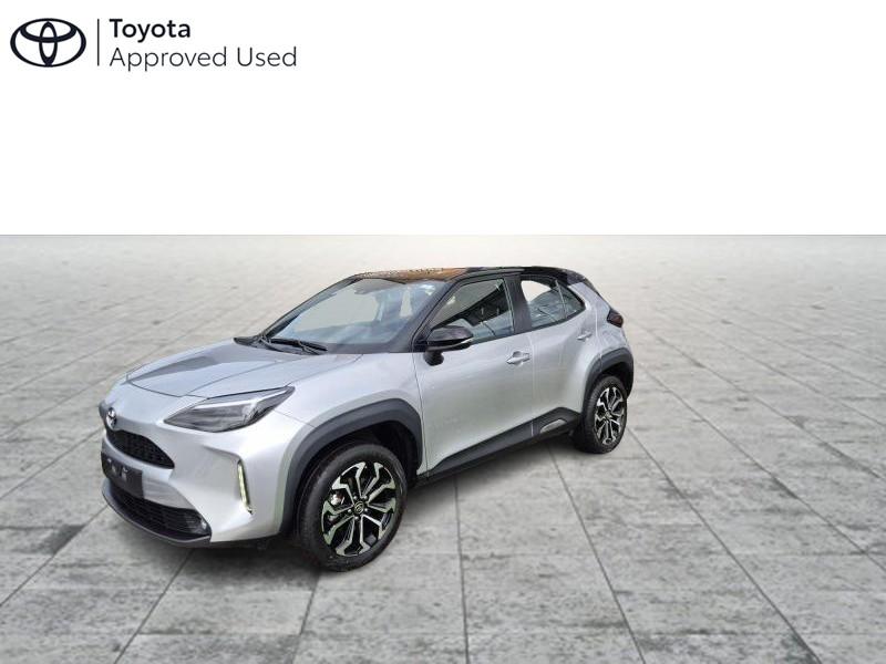 Toyota Yaris Cross Dynamic Plus Bi-Tone+Trekhaak, Autos, Toyota, Argent ou Gris, Achat, Euro 6, Entreprise