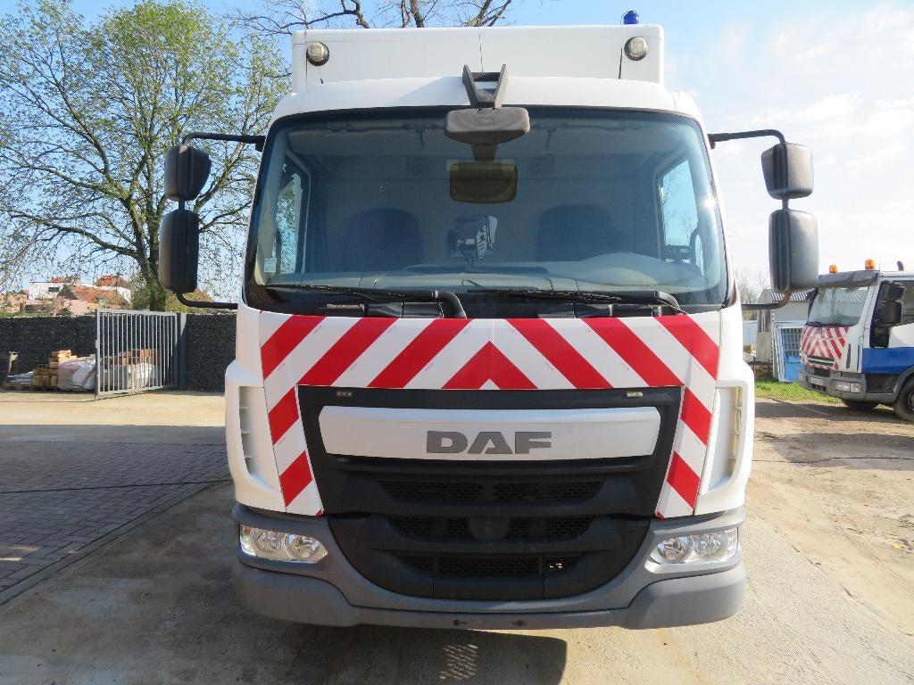 DAF LF180 - ingericht - 2014 - €6d, Auto's, Bestelwagens en Lichte vracht, 4 deurs, 4 cilinders, 131 kW, Wit