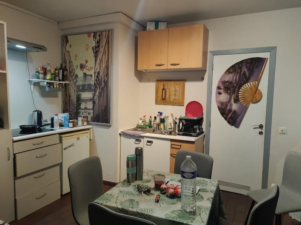 Studio spacieux a louer meublé  charge comprise*, Immo