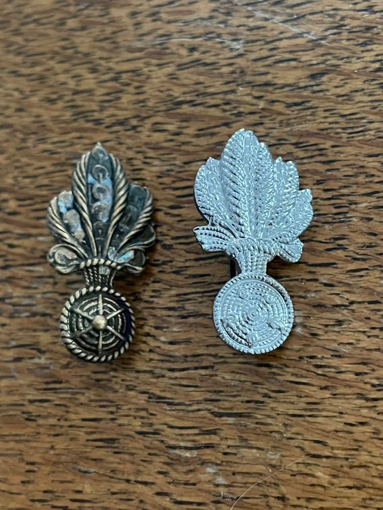 Vous pouvez porter des épaulettes de grenadiers ?, Collections, Enlèvement ou Envoi, Armée de terre, Emblème ou Badge