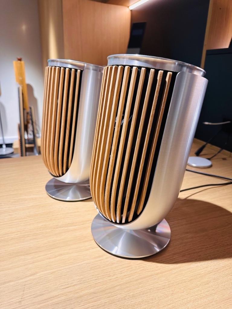 Bang & Olufsen Beolab 8 Alu met Oak of Light Oak covers B&o, Info@bang-olufsen.dk, Zo goed als nieuw, 120 watt of meer, Bang & Olufsen Alle 1 / DK-7600 Struer / Denmark