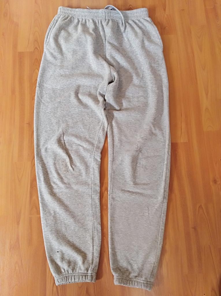 grijze joggingbroek mt L, Ophalen of Verzenden, Gedragen, Maat 52/54 (L), Grijs