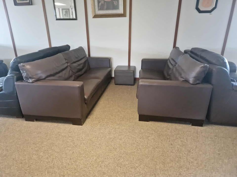 TAUPE BUFFELLEDEREN SALON MET POEF, Ophalen, Gebruikt, Leer