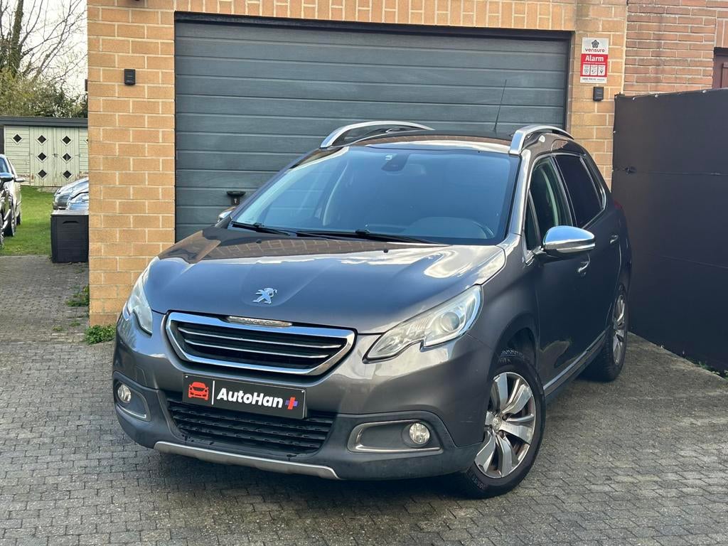 Peugeot 2008 1.2 PureTech Automaat Navigatie CruiseControle, 1199 cc, USB, Leder en Stof, 5 zetels