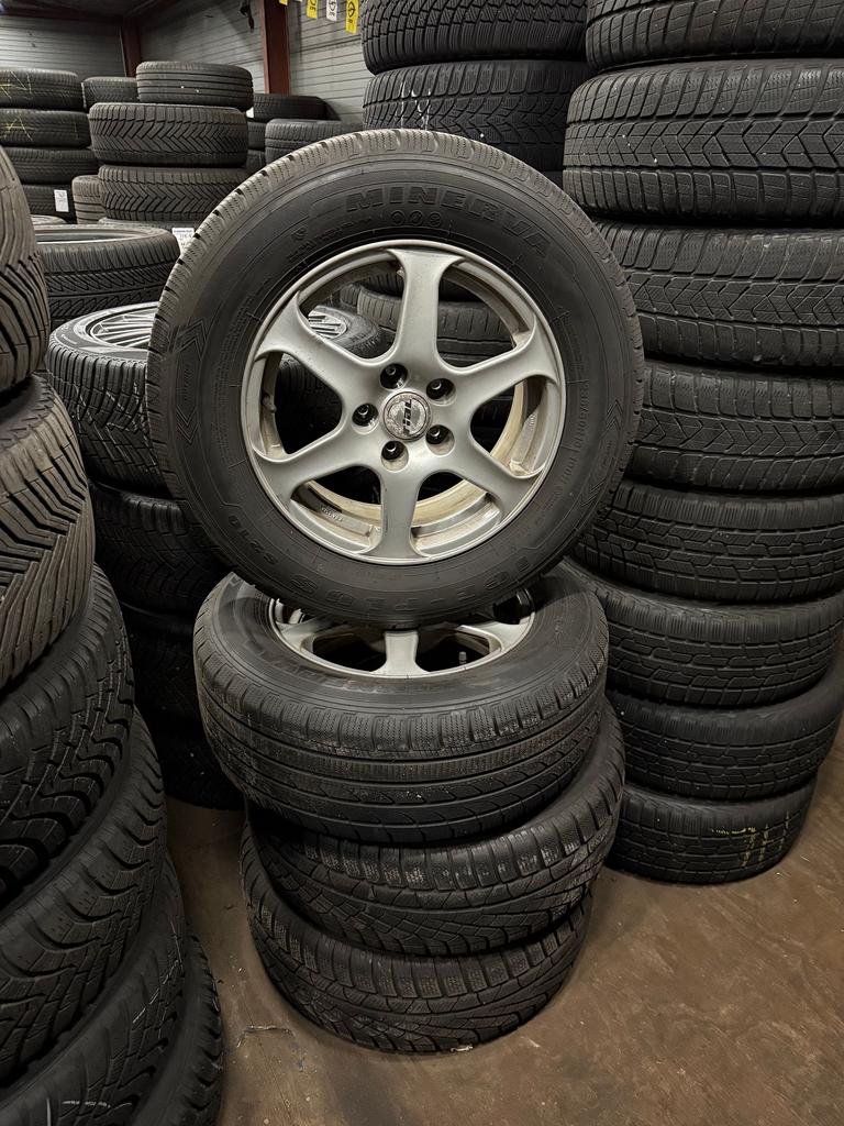 Winterset toyota rav4, Ophalen, Gebruikt, -, Banden en Velgen