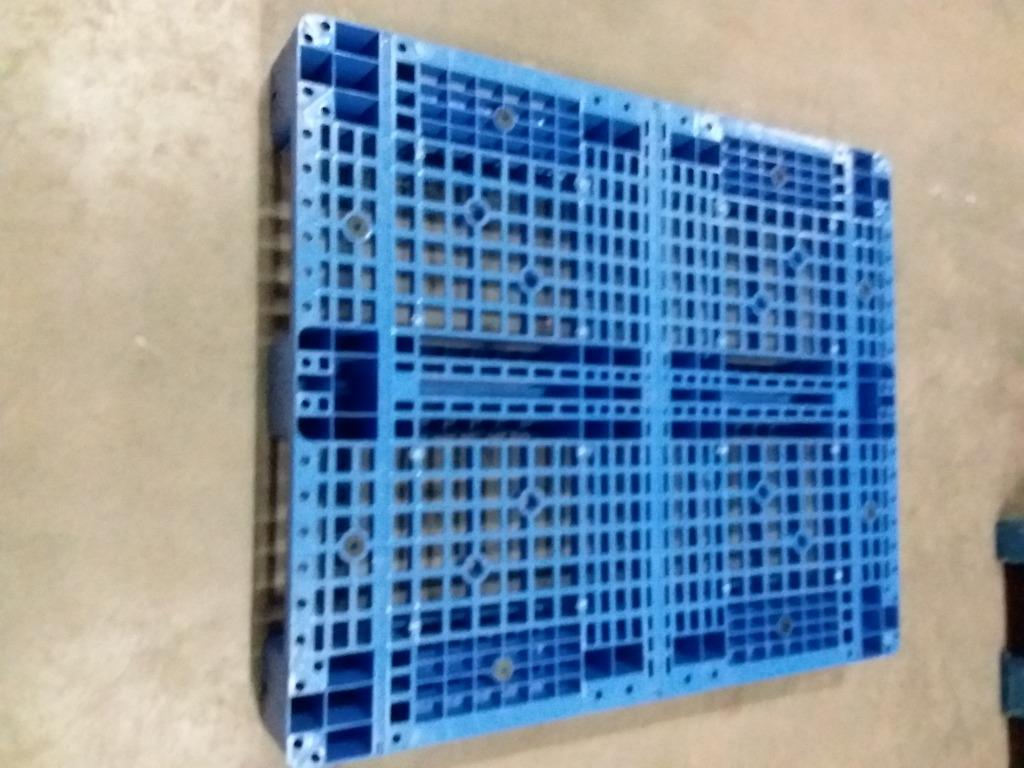 Plastieke en houten pallets te koop ., Enlèvement, Comme neuf