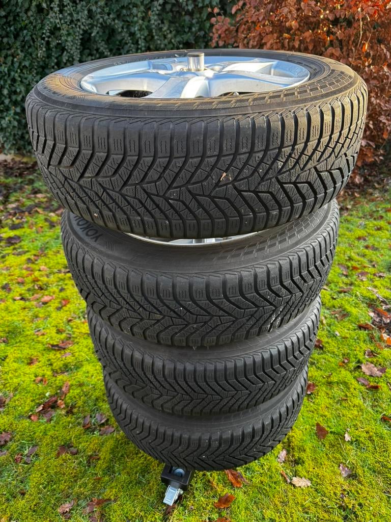 4 Winterbanden + velgen Sportage/Tucson 225 60 17 incl TPMS, Ophalen, Gebruikt