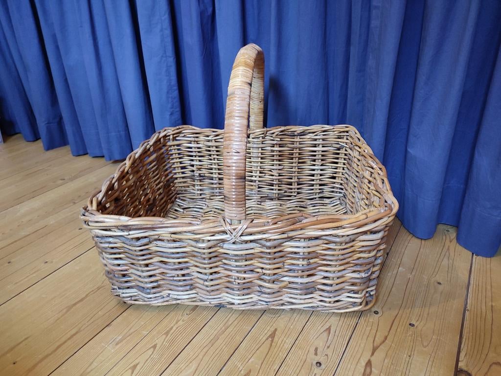 Grand panier en osier, Maison & Meubles, Accessoires pour la Maison | Plataux & Paniers, Enlèvement, Osier, Panier