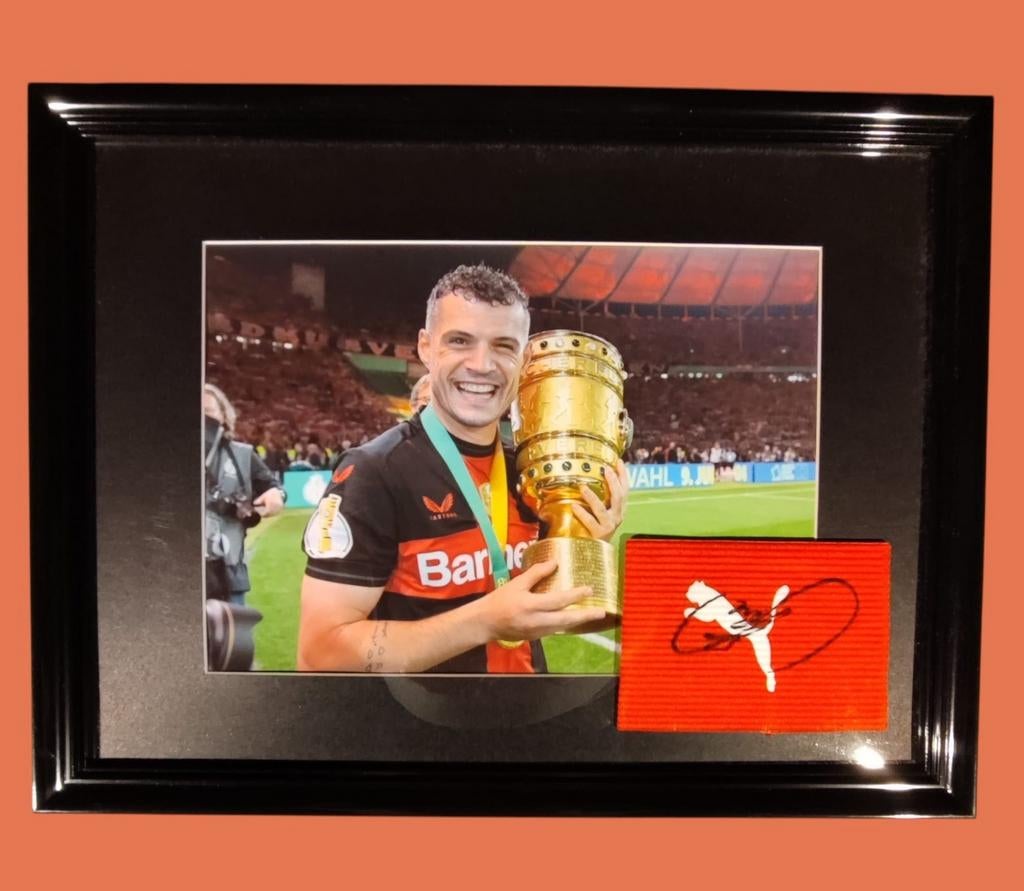 Brassard de capitaine signé par Granit Xhaka Leverkusen coa, Enlèvement ou Envoi, Neuf